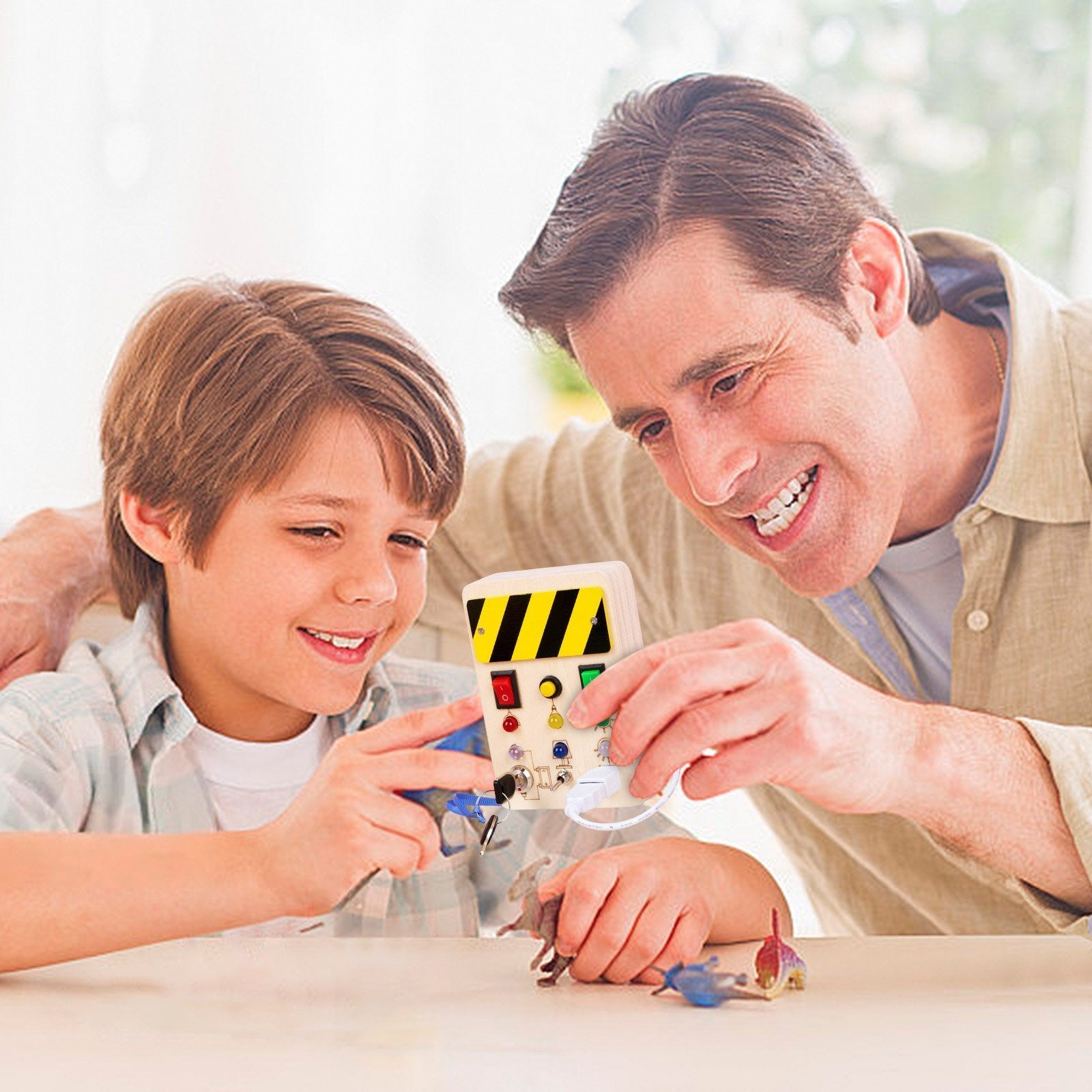 Tableau d'activités Montessori pour les tout-petits avec interrupteurs lumineux LED Tableau d'activités Montessori pour les tout-petits avec interrupteurs lumineux LED